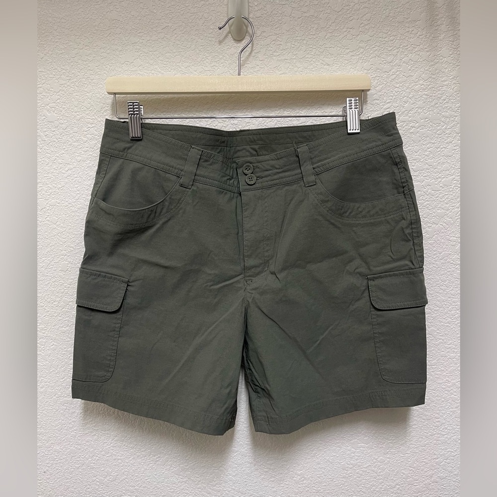 EDDIE BAUER Dark Green Cargo Shorts Women’s Size 12 Hiking Outdoor